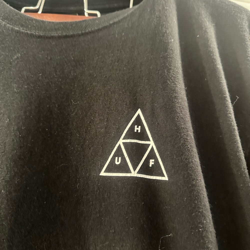 HUF t shirt